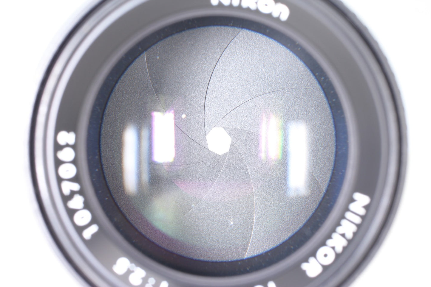 SIC S/N 1047xxx *MINT w/ Case* Nikon Ai-s Ais Nikkor 105mm f/2.5 Lens From JAPAN