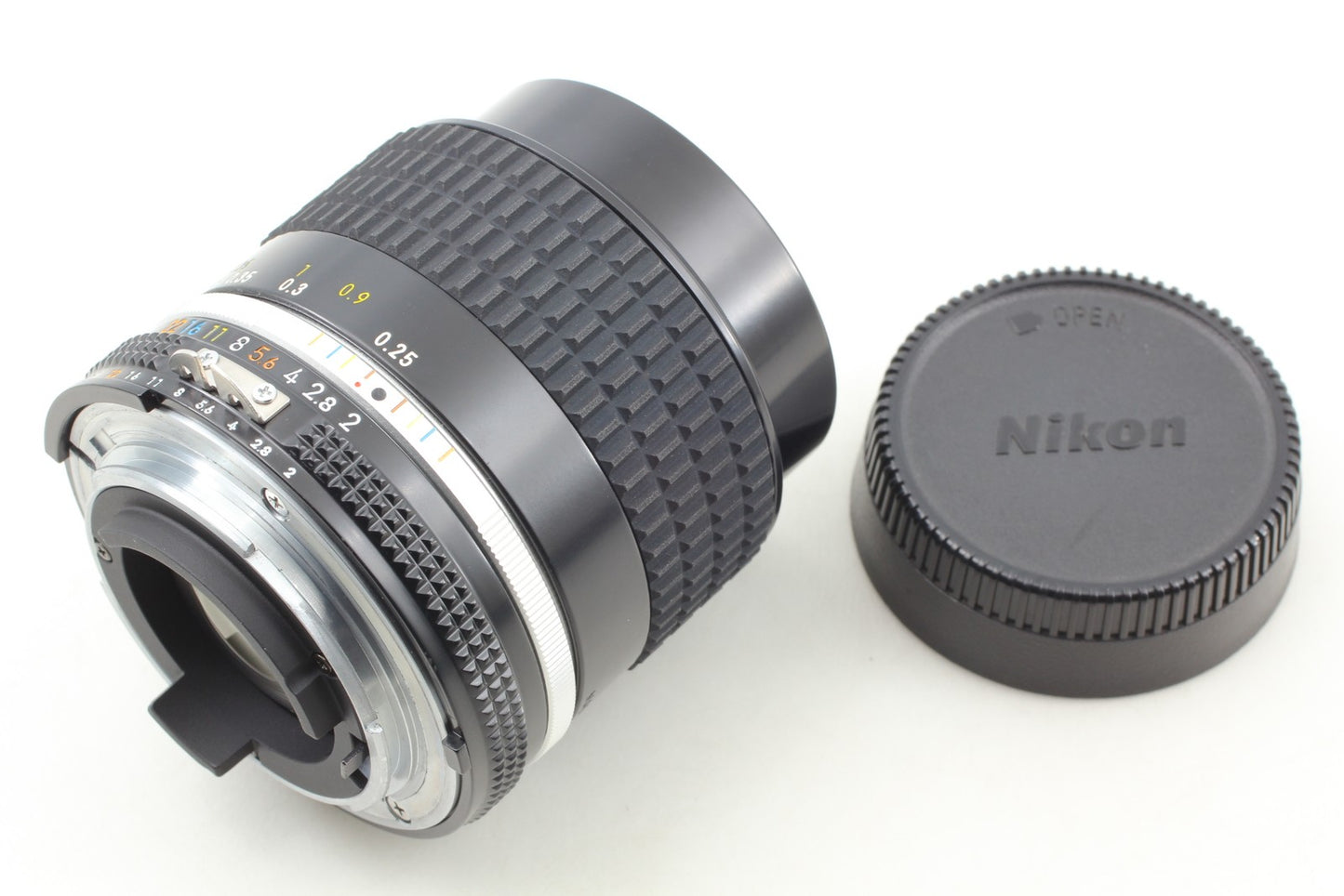 SIC S/N 616xxx *Top MINT* Nikon Ai-s Nikkor 28mm f/2 Wide Angle Lens From JAPAN