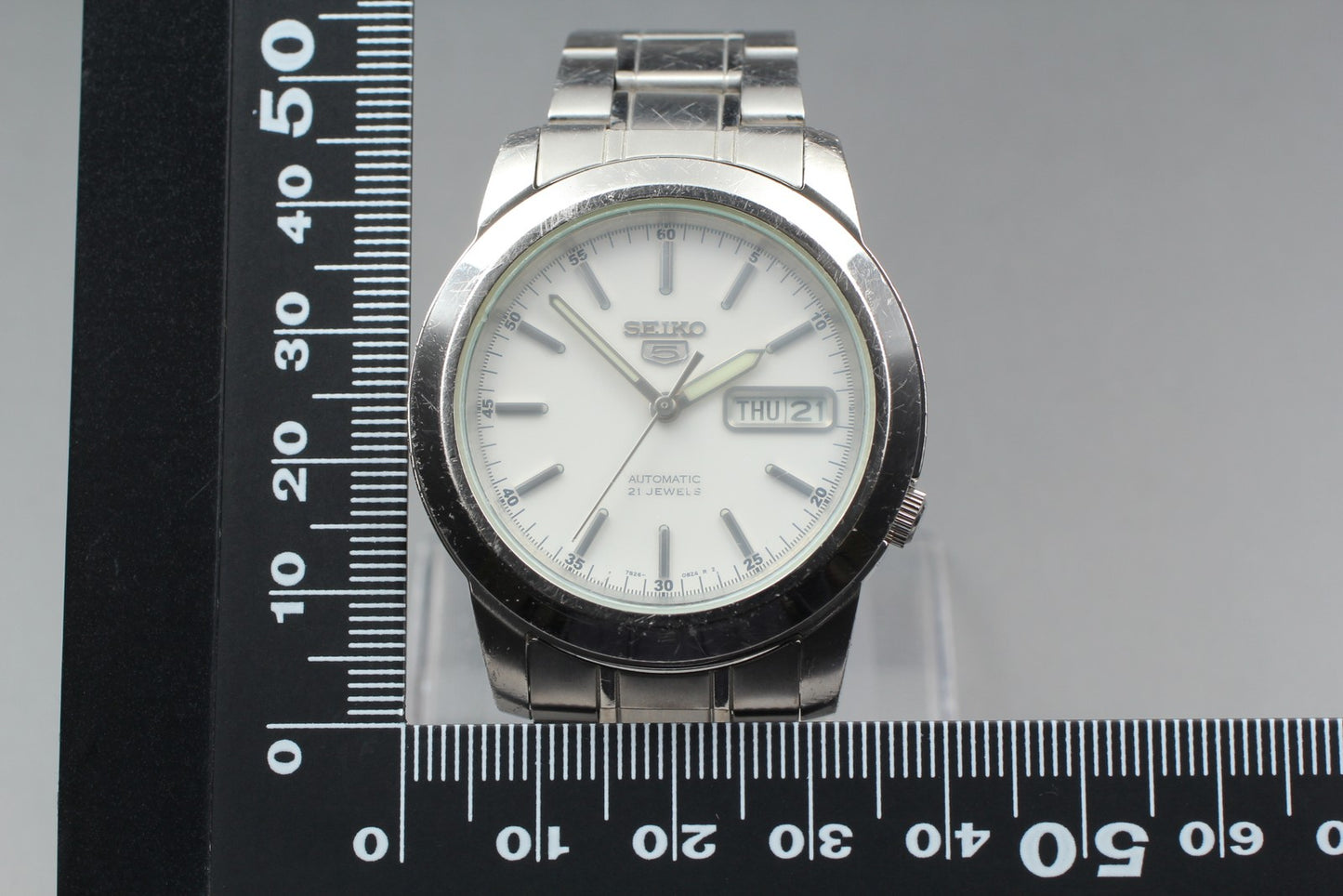 Vintage Seiko 5 7S26-02W0 39mm White Dial Day-Date Automatic Mens Watch JAPAN