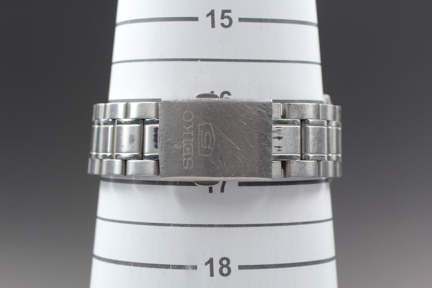 Vintage Seiko 5 7S26-02W0 39mm White Dial Day-Date Automatic Mens Watch JAPAN