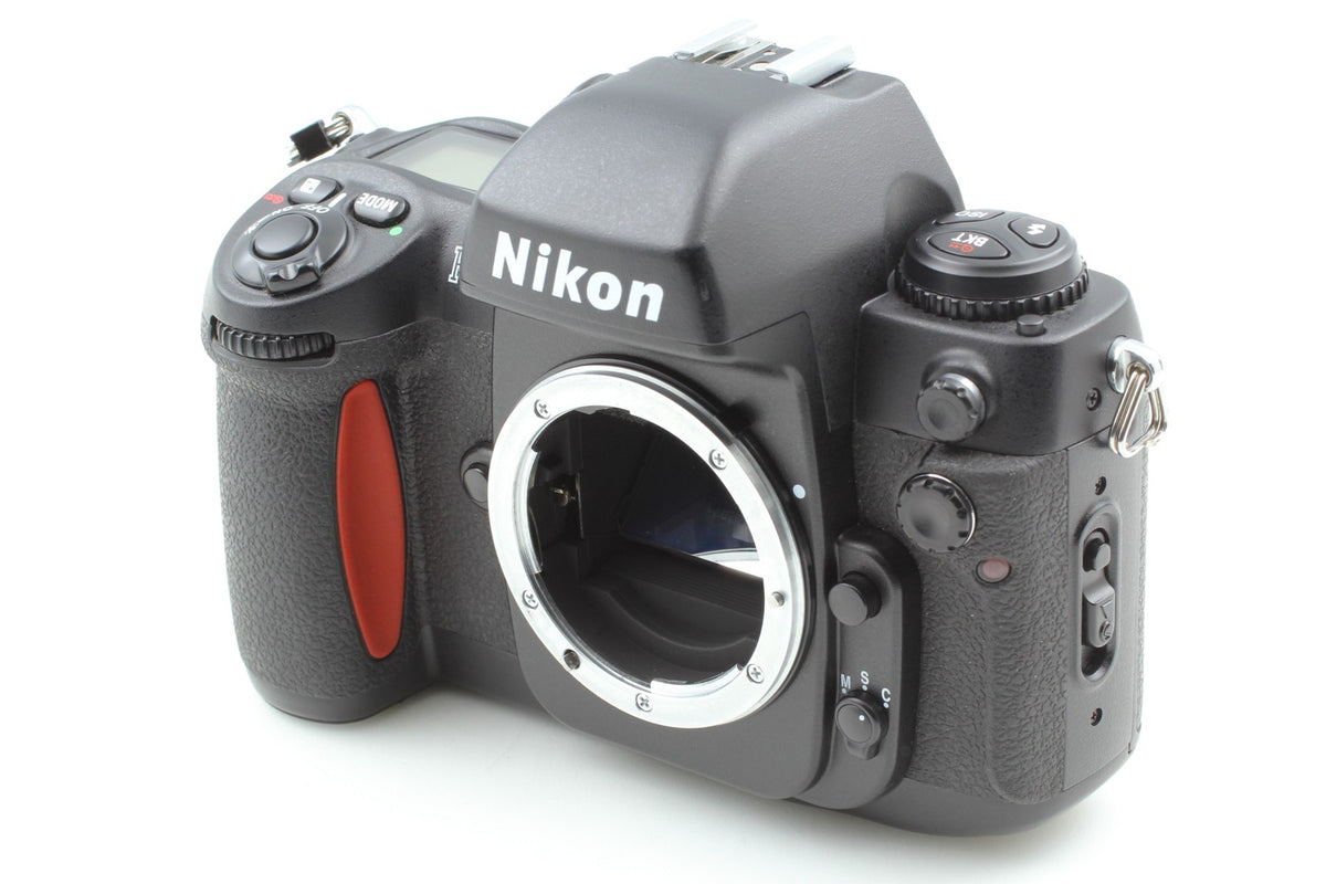 Read S/N 231xxxx *MINT w/Strap* Nikon F100 SLR 35mm Film Camera Body From JAPAN