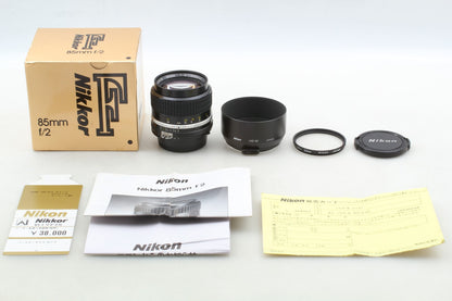 *Almost Unused in Box w/Hood* Nikon Ai-s Nikkor 85mm F2 Portrait Lens From JAPAN