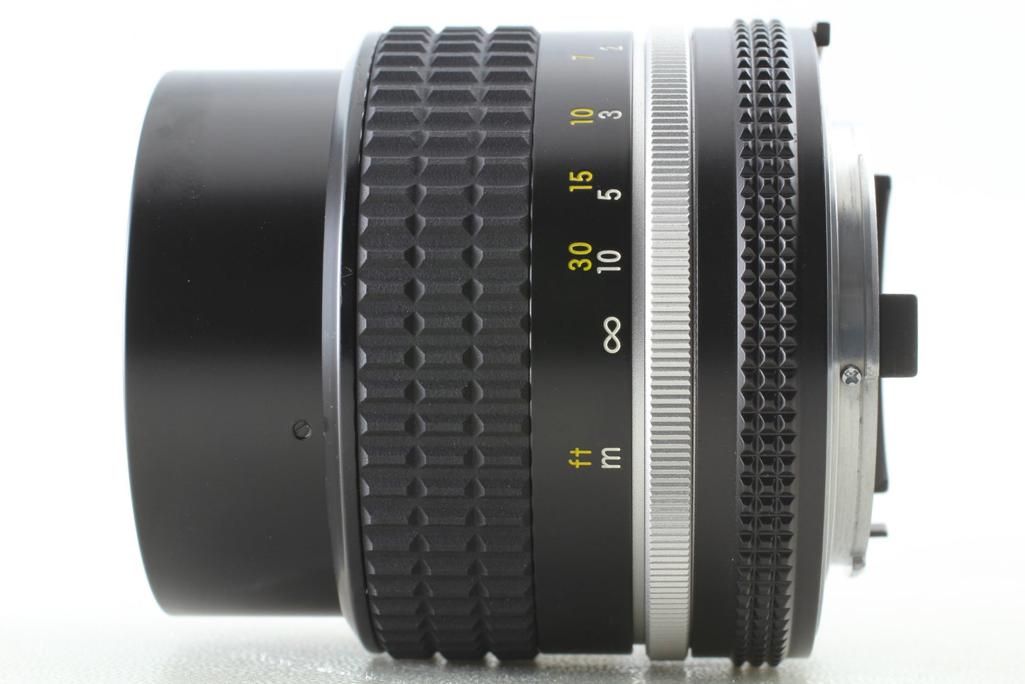 *Almost Unused in Box w/Hood* Nikon Ai-s Nikkor 85mm F2 Portrait Lens From JAPAN