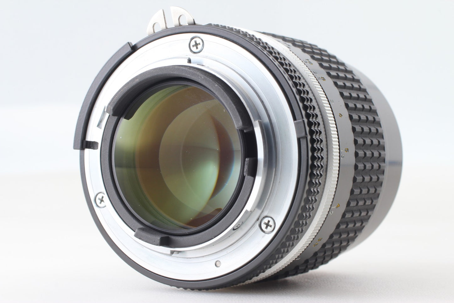 SIC S/N 1047xxx *MINT w/ Case* Nikon Ai-s Ais Nikkor 105mm f/2.5 Lens From JAPAN
