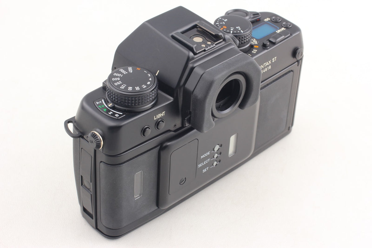 *MINT+++* Contax ST SLR 35mm Film Camera Body D-7 Data Back C/Y Mount From JAPAN