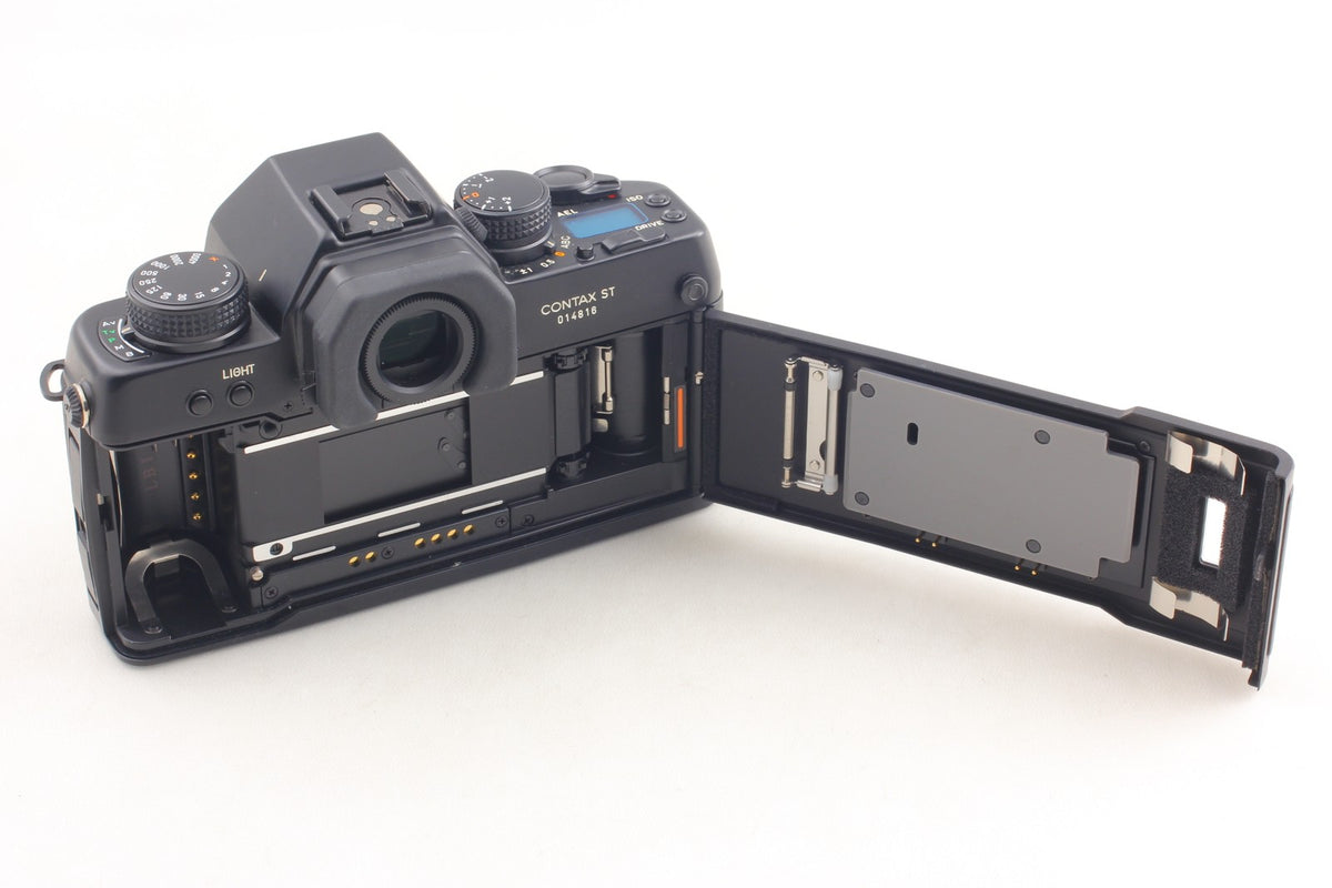*MINT+++* Contax ST SLR 35mm Film Camera Body D-7 Data Back C/Y Mount From JAPAN