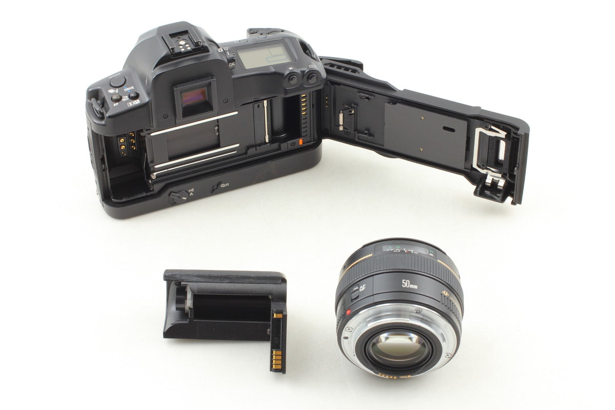 *N MINT+++ w/Hood* Canon EOS-3 SLR 35mm Film Camera EF 50mm F1.4 Lens From JAPAN
