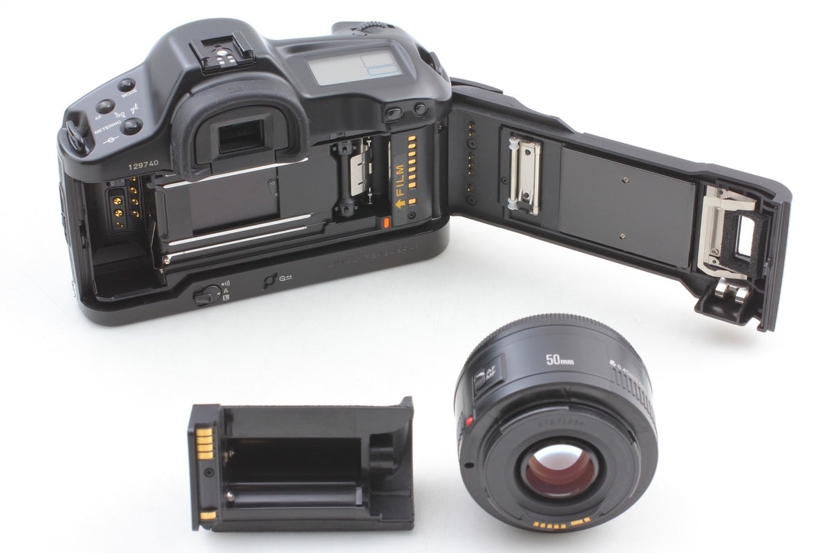 *MINT+++* Canon EOS-1 SLR 35mm Film Camera Body EF 50mm F1.8 II Lens From JAPAN