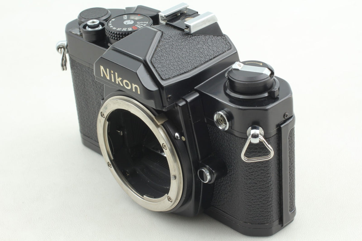 *N MINT+++ w/ Strap* Nikon FM SLR 35mm Film Camera Ai 28mm F3.5 Lens From JAPAN